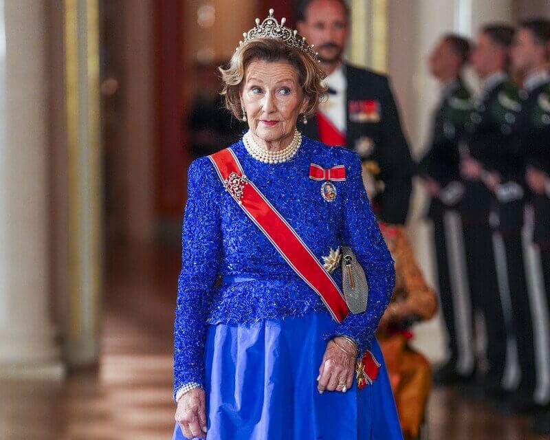 El rey Harald y la reina Sonja ofrecen una cena de gala para los miembros del Parlamento 2 - El Rey Harald y la Reina Sonja ofrecen una Cena de Gala para el Parlamento Noruego