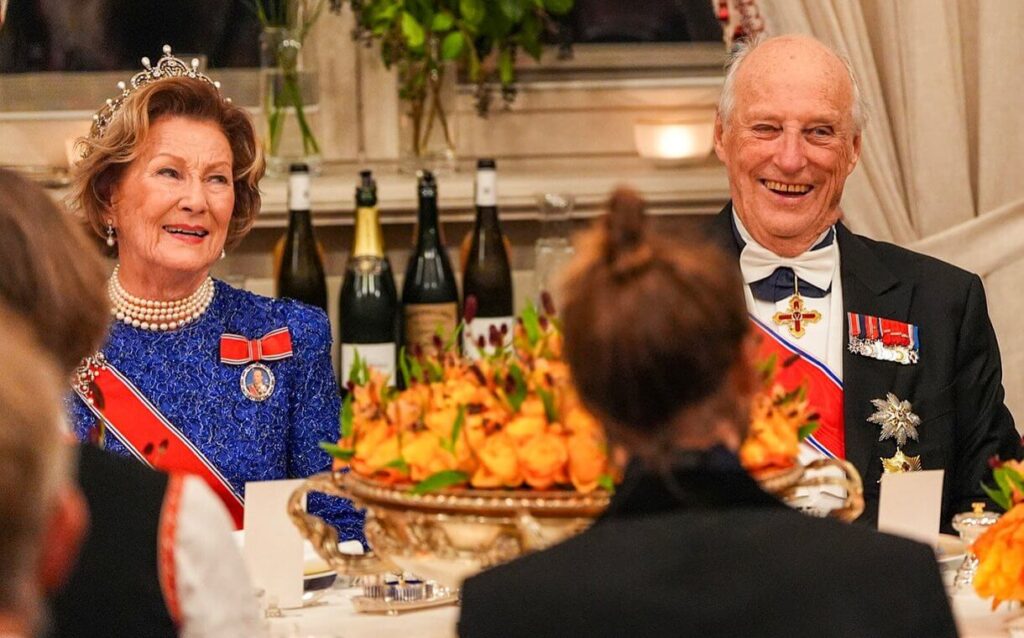 El rey Harald y la reina Sonja ofrecen una cena de gala para los miembros del Parlamento 6 1024x638 - El Rey Harald y la Reina Sonja ofrecen una Cena de Gala para el Parlamento Noruego