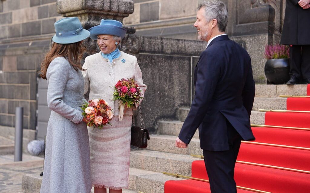 El rey y la reina daneses 3 1024x637 - Los Reyes de Dinamarca asisten a la inauguración del año laboral 2024 del Folketing