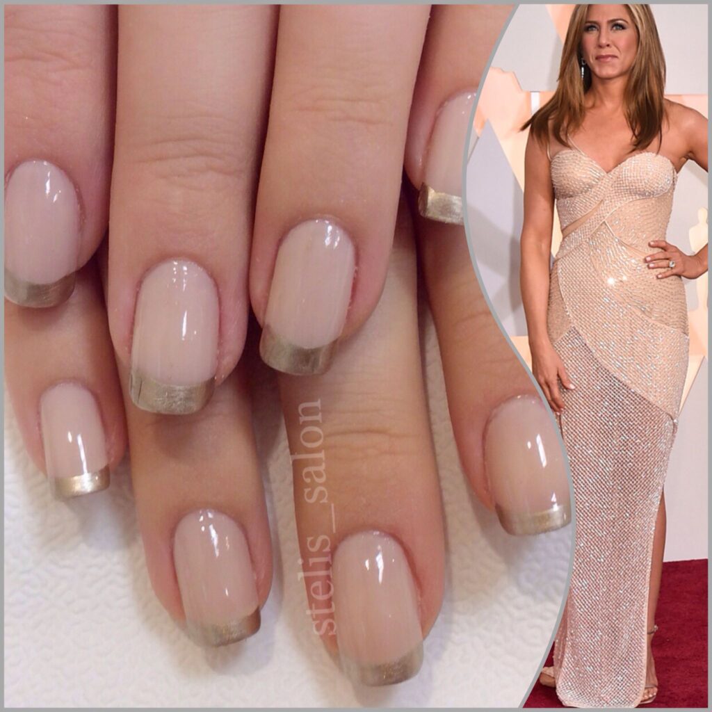 Jennifer Aniston 1024x1024 - La micromanicura francesa de Jennifer Aniston este otoño: ¡Sencillo y bonito!