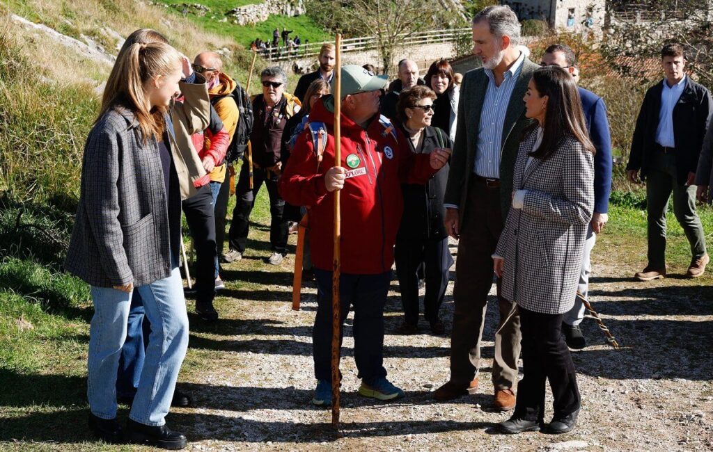 La Familia Real Espanola visita el pueblo de Sotres en Cabrales 03 1024x650 - La Familia Real Española en Sotres: Premio Pueblo Ejemplar de Asturias 2024