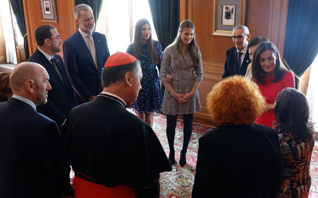 La Familia Real asiste a la recepcion de los Premios Princesa de Asturias 2024 2 1024x638 - La Familia Real Española Asiste a la Recepción de los Premios Princesa de Asturias 2024