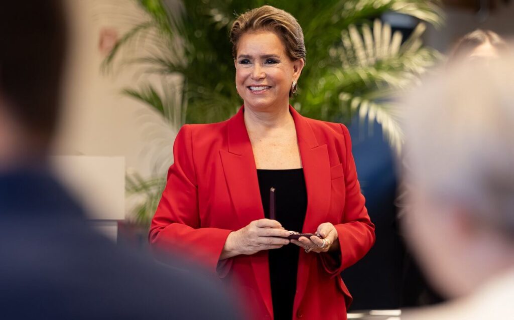 La Gran Duquesa Maria Teresa entrega las Medallas de la Cruz Roja 2024 04 1024x638 - La Gran Duquesa María Teresa entrega las Medallas de la Cruz Roja 2024