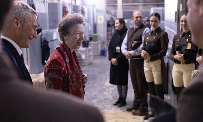 La Princesa Ana de Inglaterra visita el OVO Arena de Wembley en Londres 2 - La Princesa Ana de Inglaterra asiste a la inauguración de la gira de la Escuela Española de Equitación en el OVO Arena de Wembley, Londres