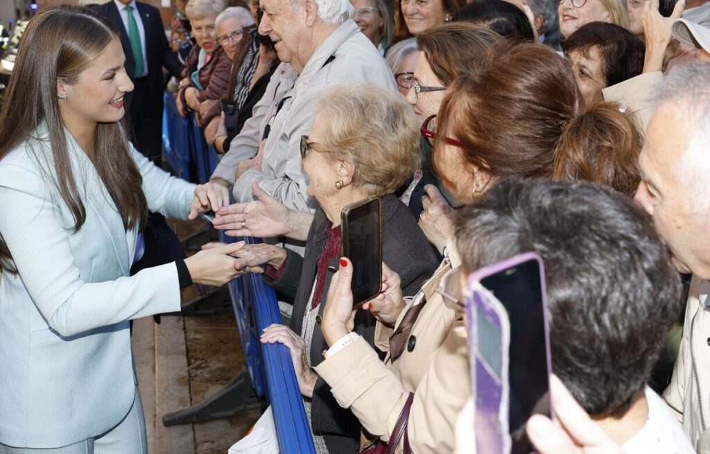 La Princesa Leonor recibe el titulo de Alcaldesa Honoraria de Oviedo 04 1024x655 - La Princesa Leonor recibe el título de Alcaldesa Honoraria de Oviedo en una emotiva ceremonia