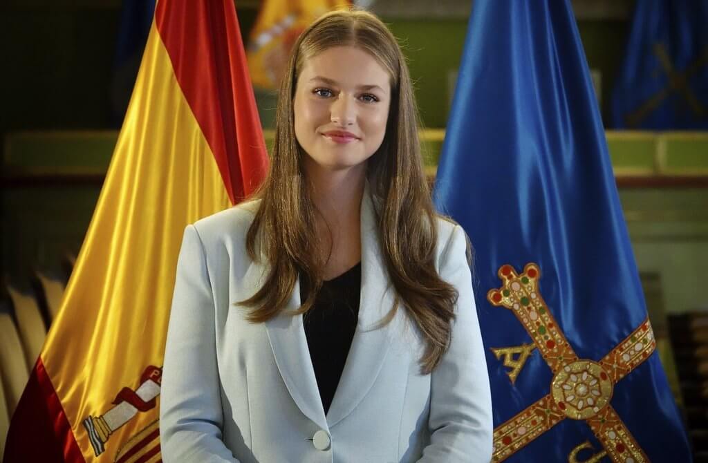 La Princesa Leonor recibe el titulo de Alcaldesa Honoraria de Oviedo 07 - La Princesa Leonor recibe el título de Alcaldesa Honoraria de Oviedo en una emotiva ceremonia