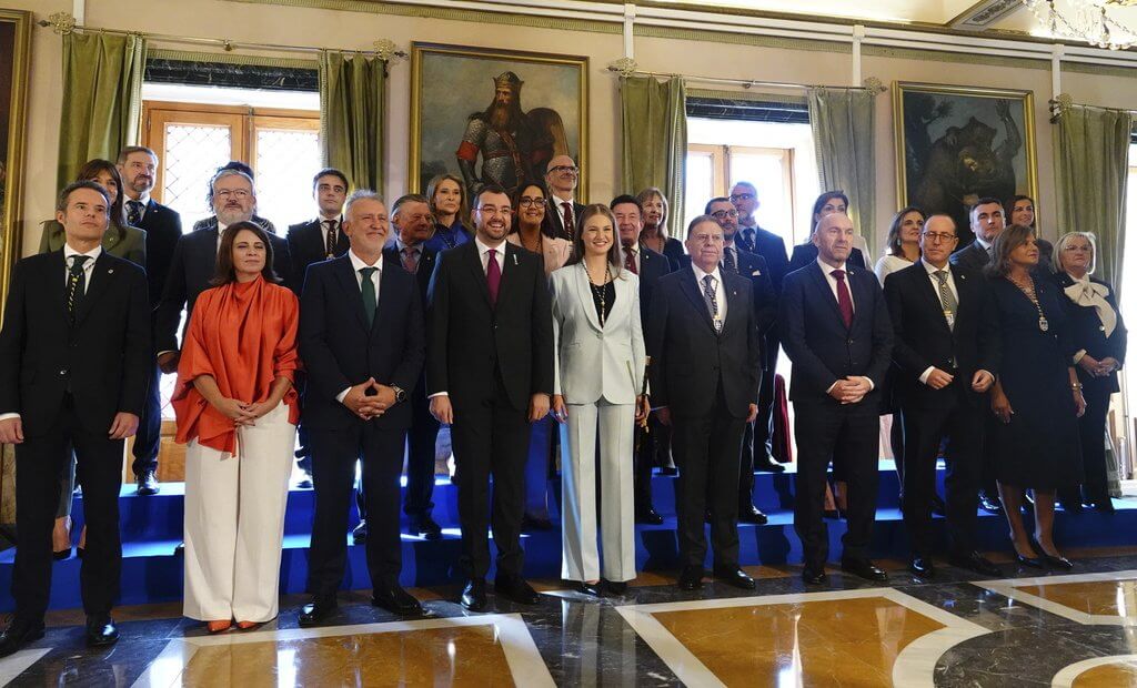 La Princesa Leonor recibe el titulo de Alcaldesa Honoraria de Oviedo 10 - La Princesa Leonor recibe el título de Alcaldesa Honoraria de Oviedo en una emotiva ceremonia