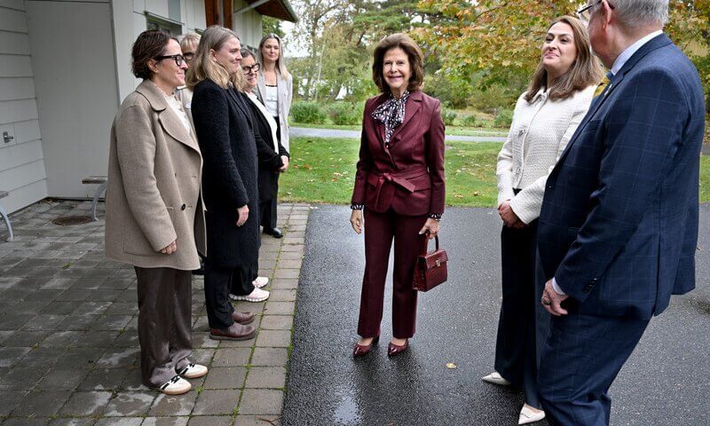 La Reina Silvia de Suecia visita el Centro Ågrenska y la Universidad de Gotemburgo en una jornada dedicada a la salud y la inclusión