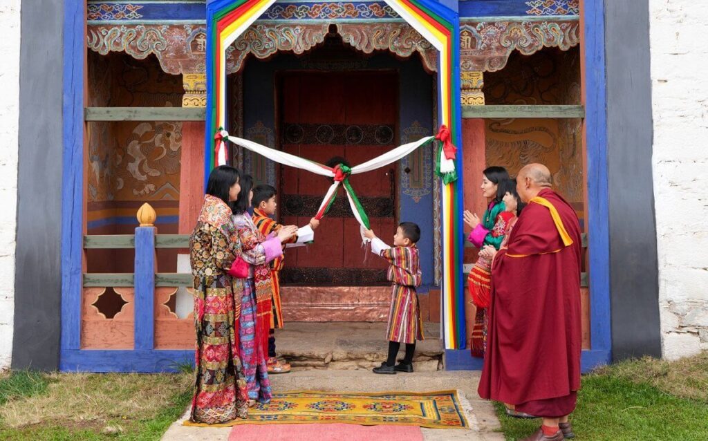 La Reina de Butan asiste a la ceremonia de reapertura del Palacio Wangduechhoeling 1 1024x638 - La Reina Jetsun Pema Encabeza la Reapertura del Palacio Wangduechhoeling