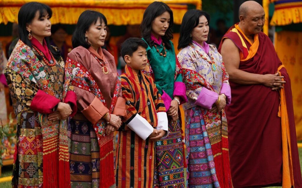 La Reina de Butan asiste a la ceremonia de reapertura del Palacio Wangduechhoeling 3 1024x638 - La Reina Jetsun Pema Encabeza la Reapertura del Palacio Wangduechhoeling