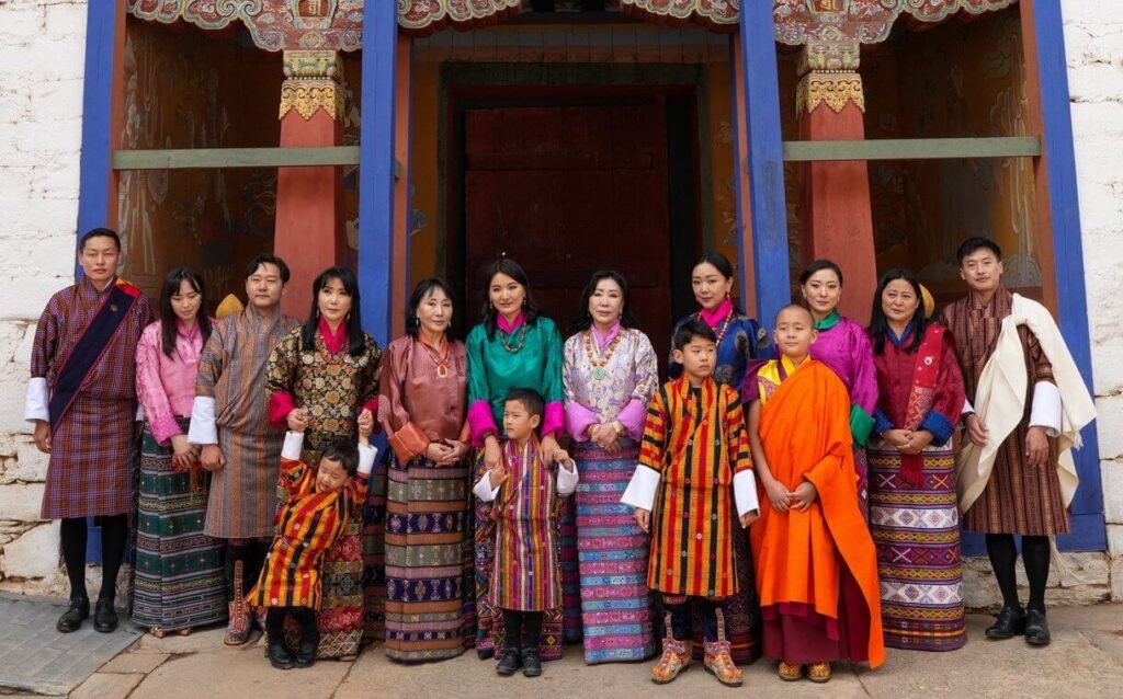 La Reina de Butan asiste a la ceremonia de reapertura del Palacio Wangduechhoeling 8 1024x638 - La Reina Jetsun Pema Encabeza la Reapertura del Palacio Wangduechhoeling