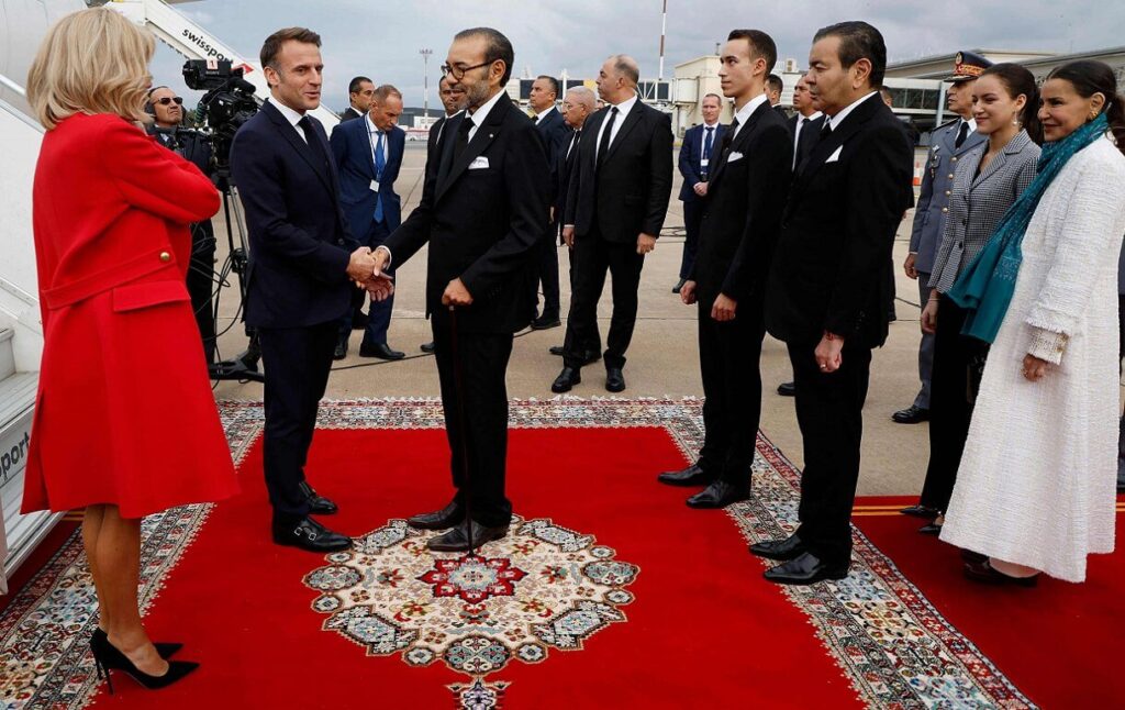 La familia real de Marruecos recibe al presidente frances Macron y a su esposa 2 1024x646 - La familia real de Marruecos recibe al presidente francés Emmanuel Macron y a su esposa Brigitte Macron