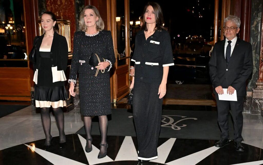 La princesa Carolina y sus hijas asisten a la ceremonia de entrega de premios de la Fundacion Principe Pierre 4 1024x642 - La princesa Carolina y sus hijas asisten a la ceremonia de entrega de premios de la Fundación Príncipe Pierre