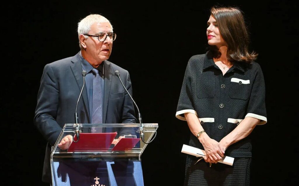 La princesa Carolina y sus hijas asisten a la ceremonia de entrega de premios de la Fundacion Principe Pierre 5 1024x638 - La princesa Carolina y sus hijas asisten a la ceremonia de entrega de premios de la Fundación Príncipe Pierre