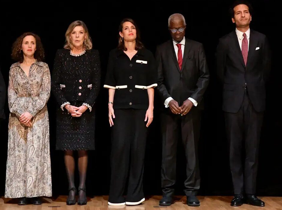 La princesa Carolina y sus hijas asisten a la ceremonia de entrega de premios de la Fundacion Principe Pierre 7 - La princesa Carolina y sus hijas asisten a la ceremonia de entrega de premios de la Fundación Príncipe Pierre