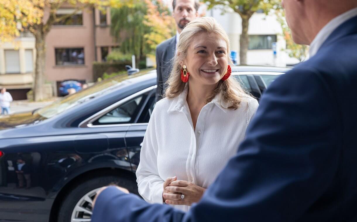 La princesa Estefanía visita el Centro Hospitalario Emile Mayrisch en apoyo a la Semana de la Lactancia Materna