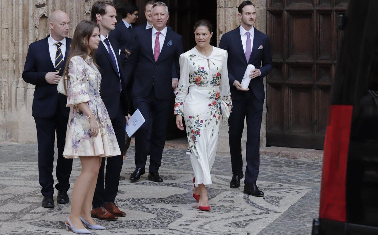 La princesa heredera Victoria de Suecia asiste a una ceremonia de bautismo en Mallorca