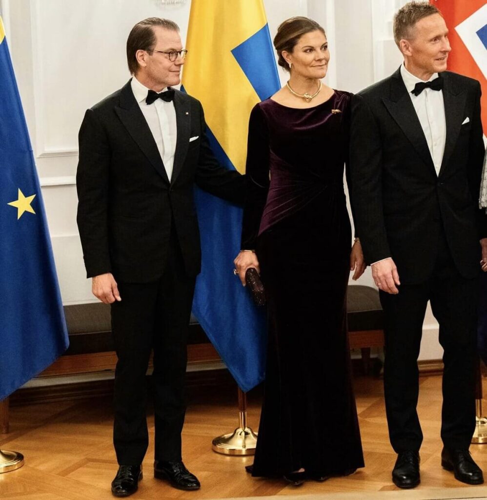 La realeza nordica asiste a la cena oficial en el Palacio Bellevue de Berlin 05 998x1024 - La realeza nórdica asiste a la cena oficial en el Palacio Bellevue de Berlín