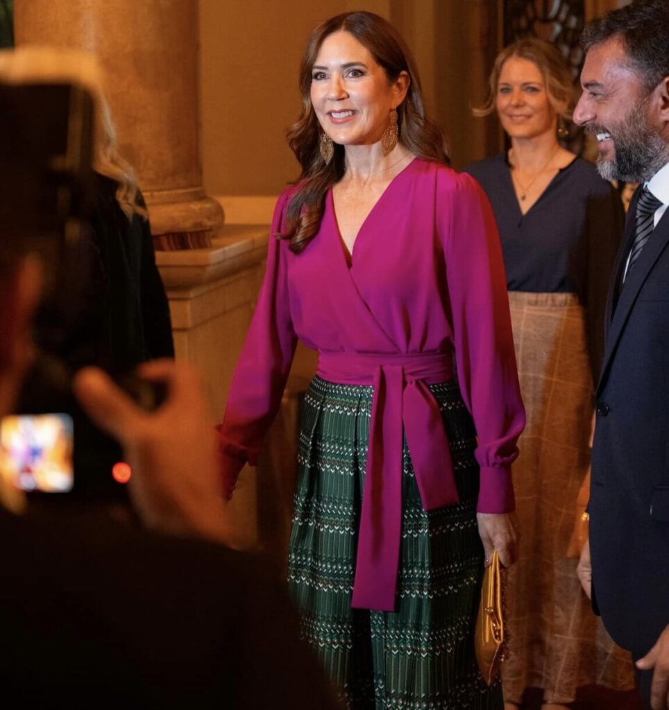 La reina Maria asiste a una recepcion oficial en el Teatro Amazonas de Manaus 3 964x1024 - La Reina María asiste a una recepción oficial en el Teatro Amazonas de Manaos