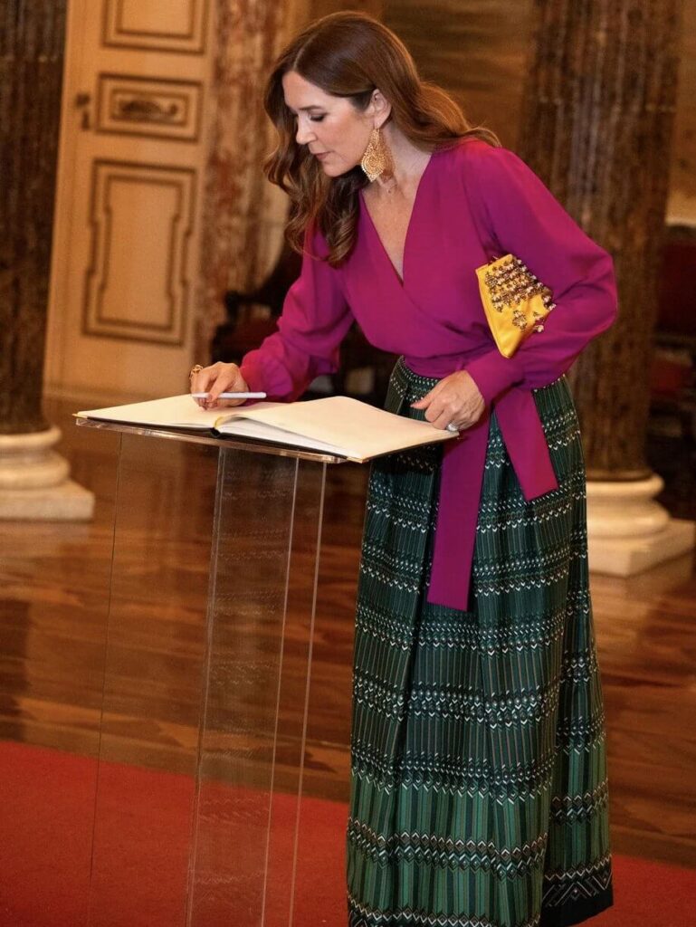 La reina Maria asiste a una recepcion oficial en el Teatro Amazonas de Manaus 4 769x1024 - La Reina María asiste a una recepción oficial en el Teatro Amazonas de Manaos