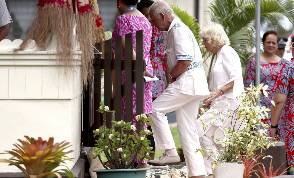 El Rey Carlos y la Reina Camila asisten a la ceremonia de bienvenida de ‘Ava’ en Samoa