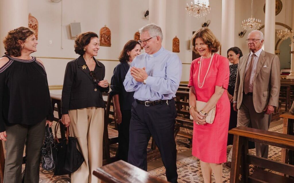 El Rey Carlos Gustavo y la Reina Silvia visitan la Fundacion para la Infancia en Brasil 6 1024x638 - Visita Real en Brasil: El Rey Carlos Gustavo y la Reina Silvia recorren la Fundación Mundial para la Infancia