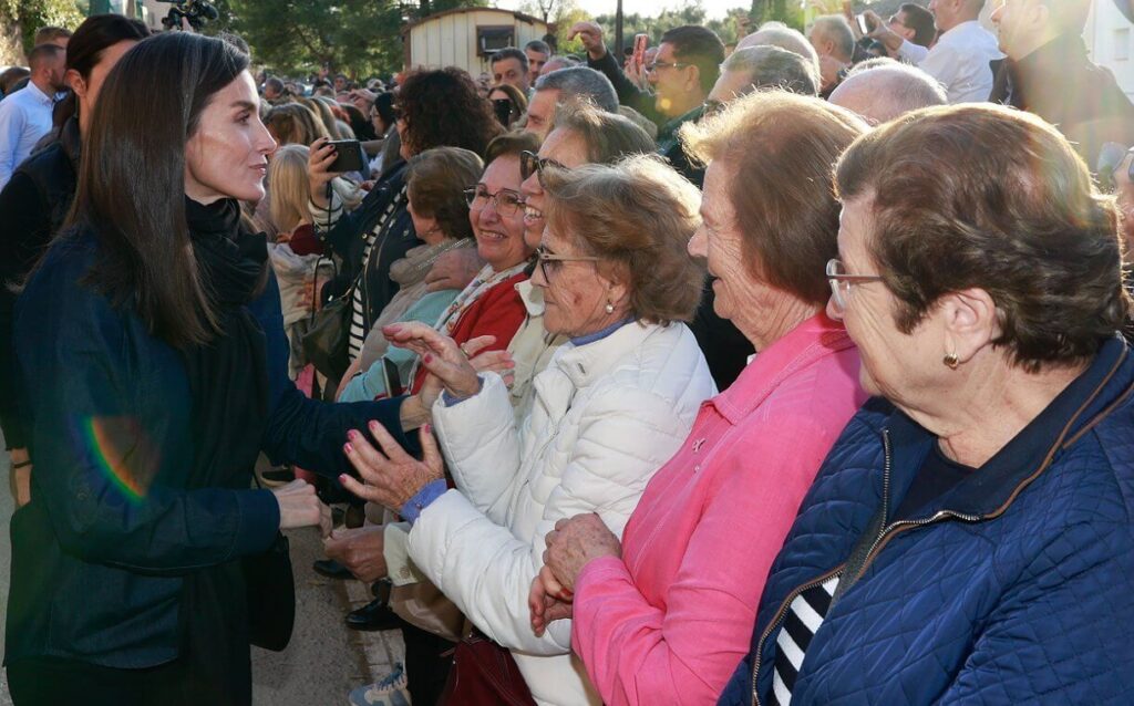 Los Reyes Felipe y Letizia visitan localidades de Valencia y Albacete afectadas por la DANA