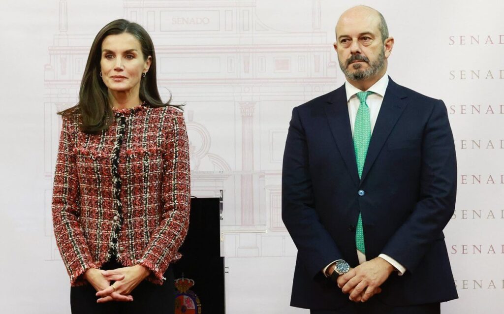 La Reina Letizia asiste a la entrega de los XIV Premios Luis Carandell de Periodismo 2 1024x638 - La Reina Letizia preside la entrega de los XIV Premios Luis Carandell de Periodismo