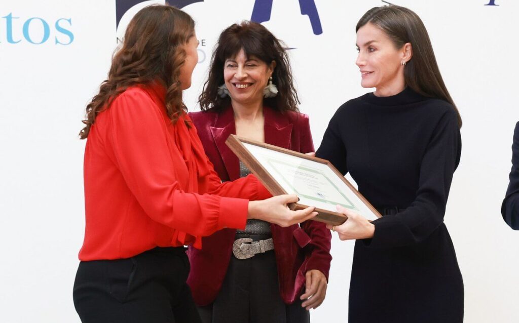 La Reina Letizia asiste al 25o Aniversario de la Fundacion Aequitas 2 1024x638 - La Reina Letizia celebra los 25 años de la Fundación Aequitas en una emotiva ceremonia en el Museo del Prado