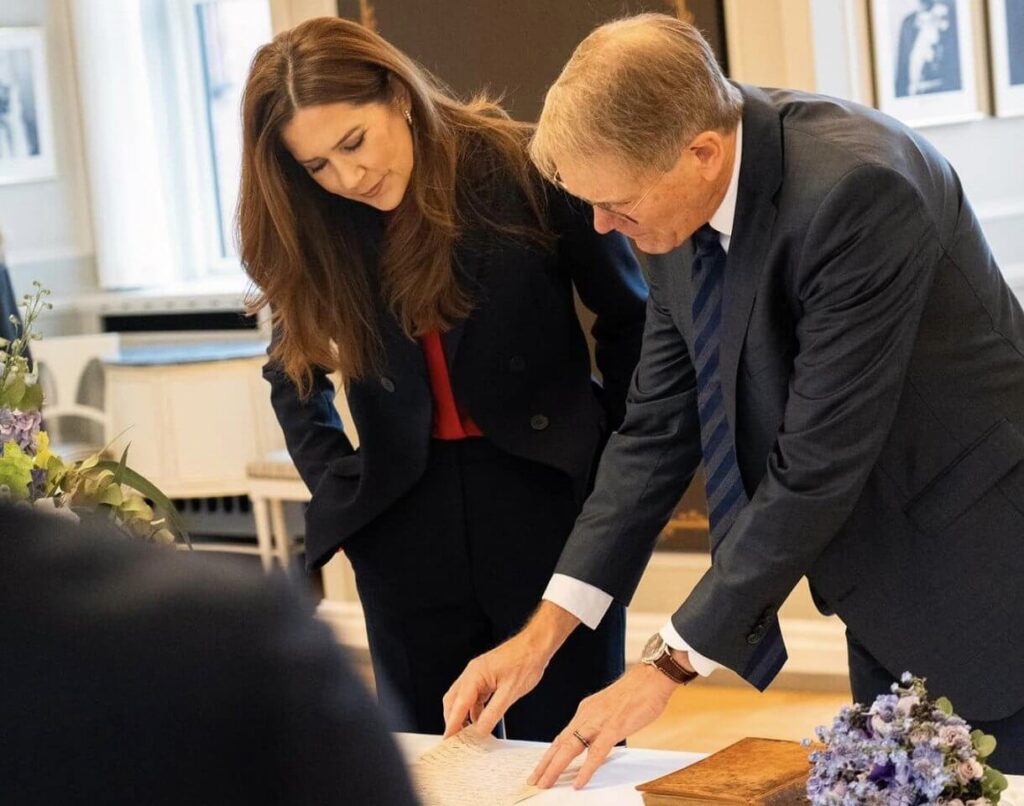 La Reina Maria visita la Fundacion Diaconisa en Frederiksberg 03 1024x806 - La Reina María Continúa el Legado de Compasión en la Fundación Diaconisa de Frederiksberg