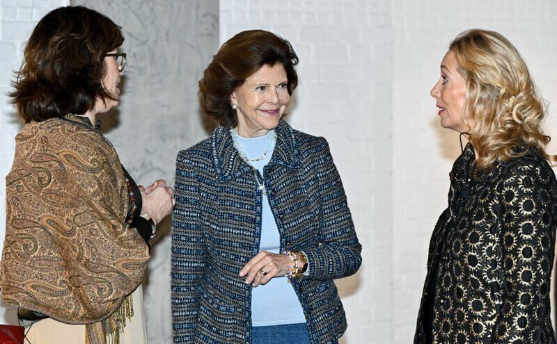 La Reina Silvia asiste a una conferencia sobre los derechos del nino en la Universidad de Estocolmo 2 - La Reina Silvia refuerza su compromiso con los derechos de la infancia en una conferencia en la Universidad de Estocolmo