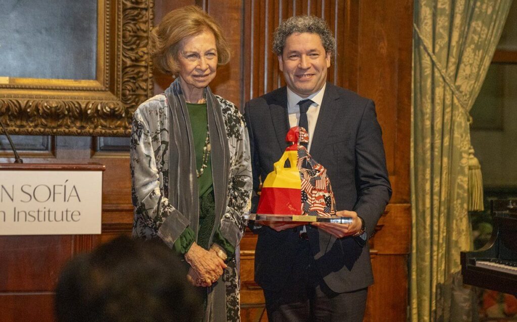 La Reina Sofia entrega el Premio Sofia a la Excelencia 2024 5 1024x638 - La Reina Sofía entrega el prestigioso 'Premio Sofía a la Excelencia 2024'