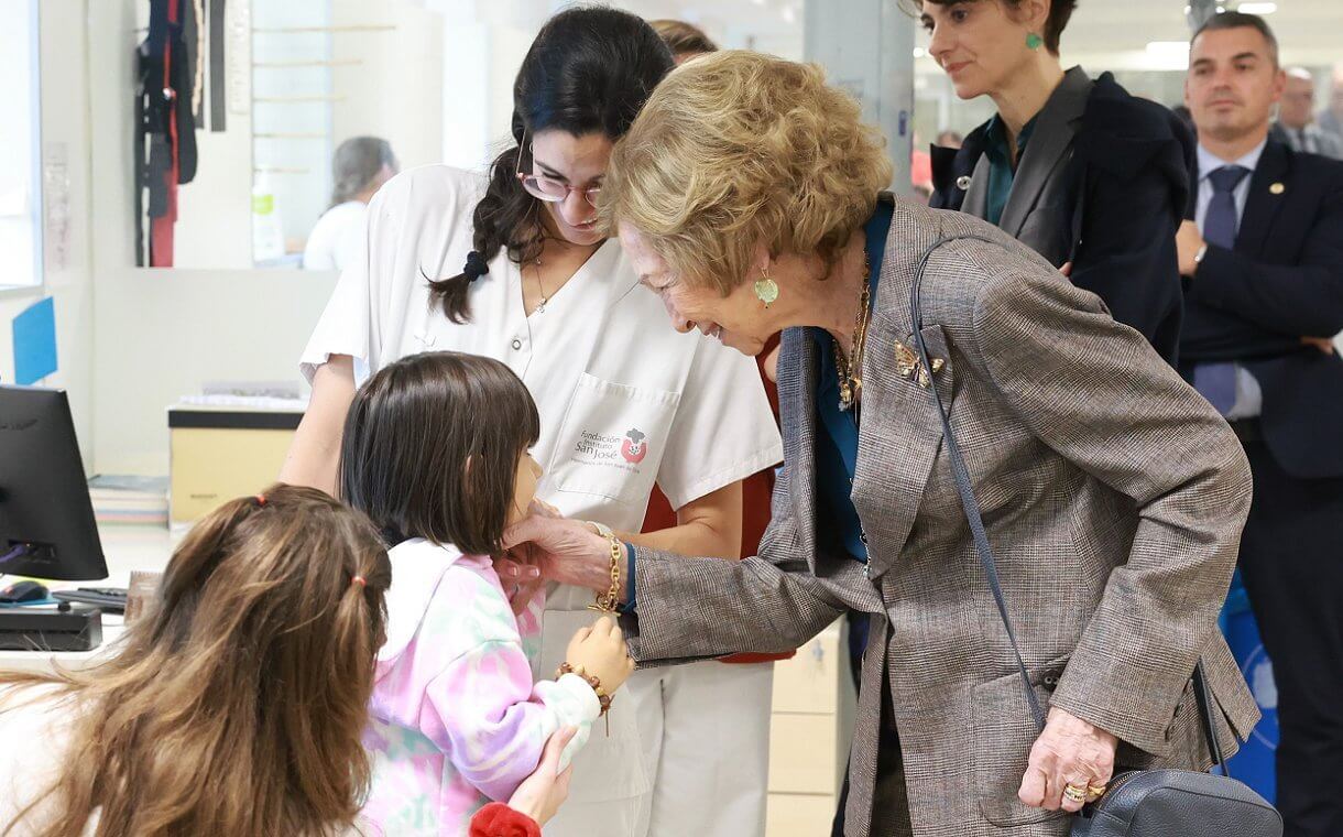 La Reina Sofía visita la Fundación Instituto San José en el 125 aniversario de la institución