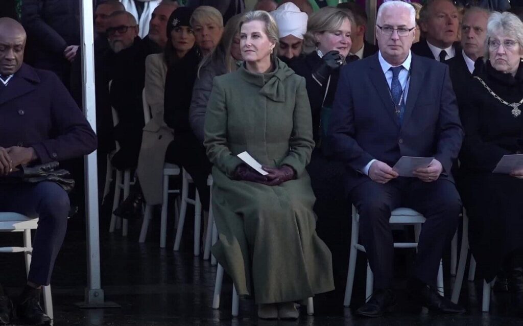 La duquesa de Edimburgo asiste a la ceremonia conmemorativa del 50 aniversario en Birmingham 2 1024x638 - La duquesa de Edimburgo rinde homenaje a las víctimas de los atentados de Birmingham en su 50 aniversario