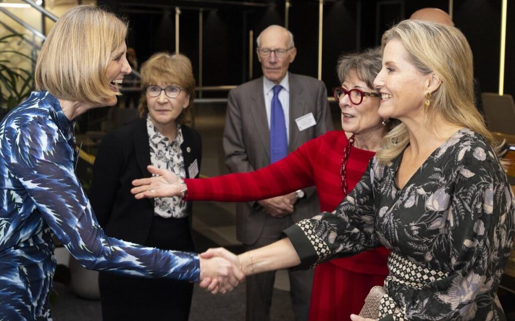 La duquesa de Edimburgo asiste a la recepcion del aniversario del Bienestar de la Mujer 1 1024x638 - La Duquesa de Edimburgo celebra seis décadas de dedicación al bienestar de la mujer