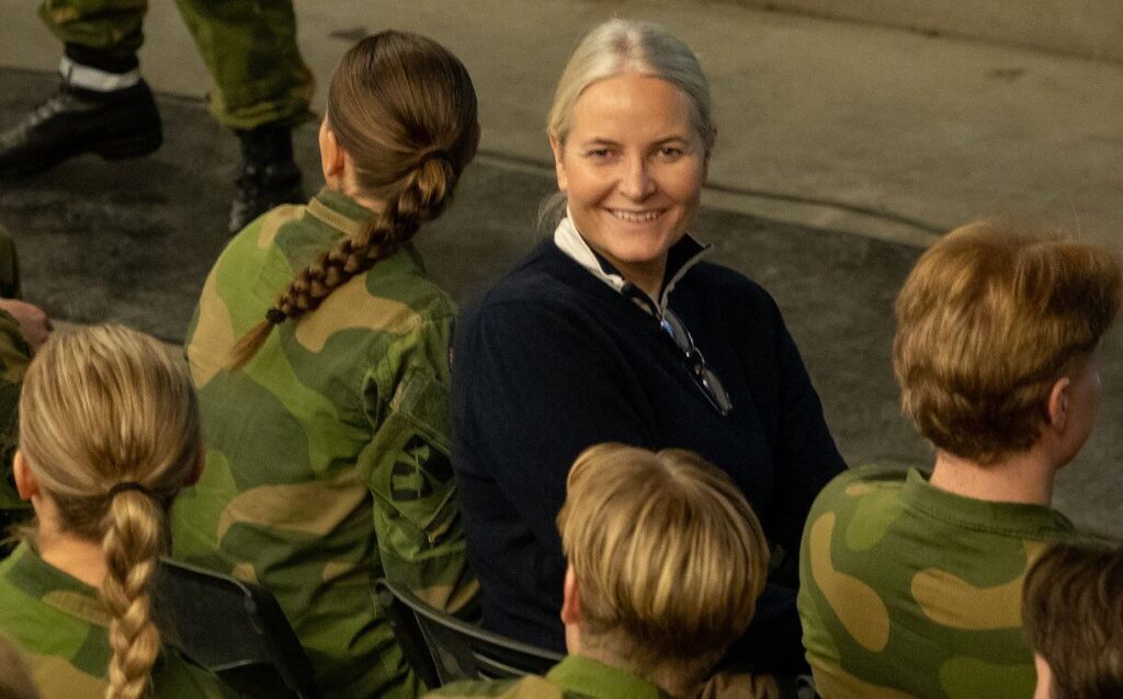 La princesa heredera Mette Marit visita el Batallon de Ingenieros del Ejercito en Troms 5 1024x638 - La princesa heredera Mette-Marit visita el Batallón de Ingenieros del Ejército en Troms