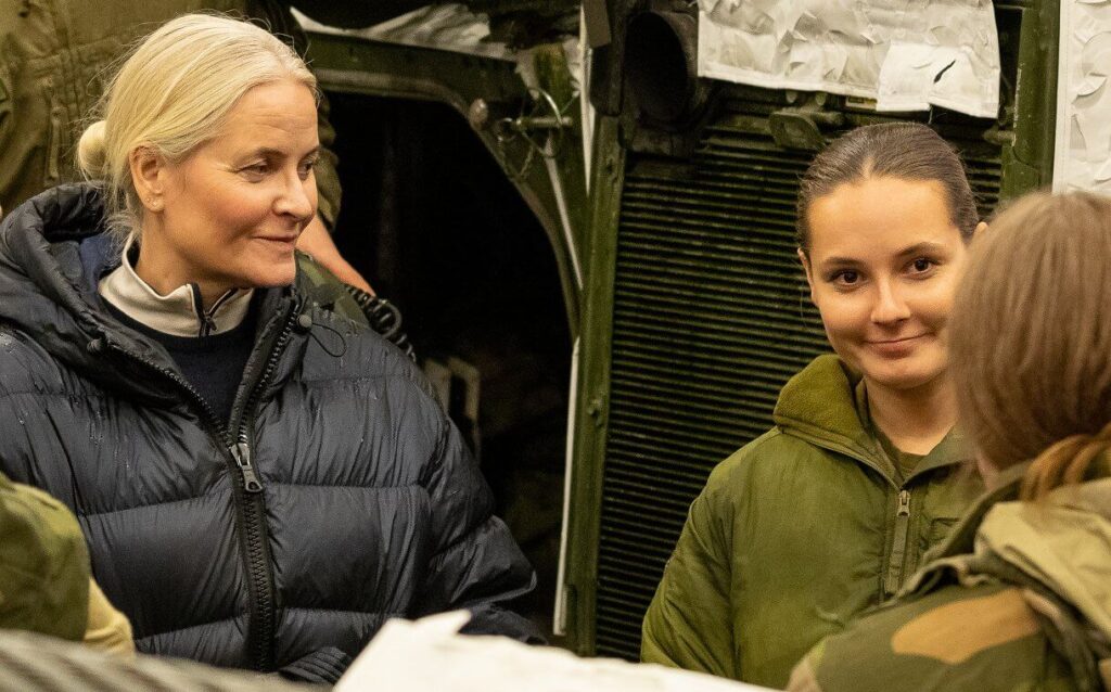 La princesa heredera Mette Marit visita el Batallon de Ingenieros del Ejercito en Troms 6 1024x638 - La princesa heredera Mette-Marit visita el Batallón de Ingenieros del Ejército en Troms