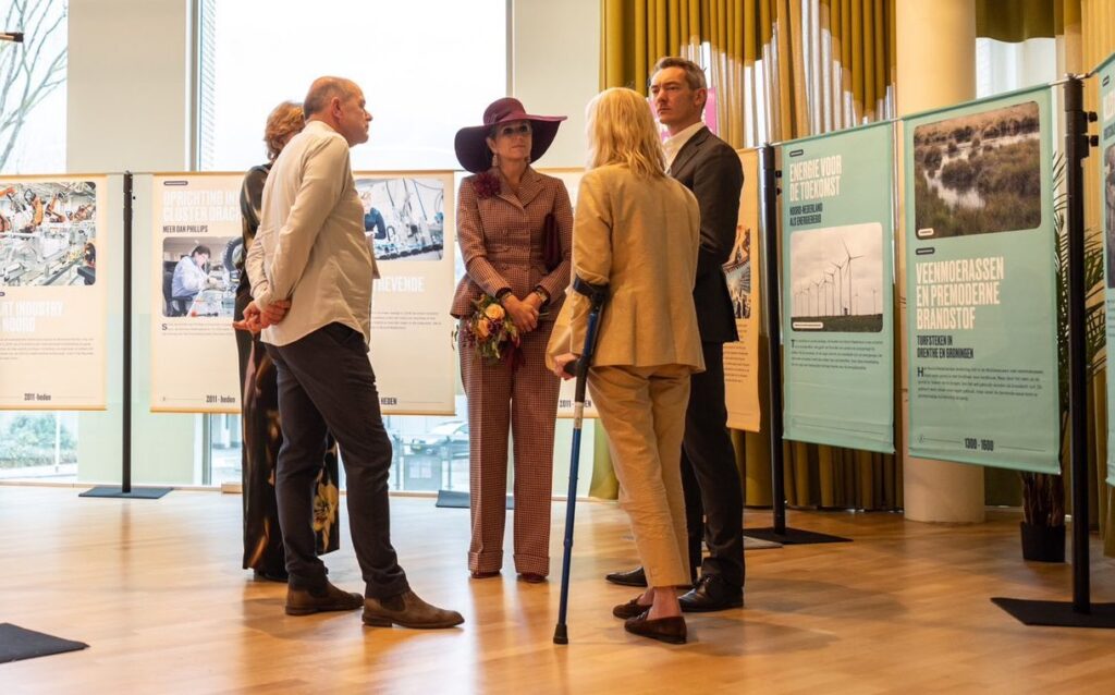 La reina Maxima asiste a la celebracion del 50 aniversario del NOM en Assen 3 1024x638 - La Reina Máxima celebra el 50 aniversario de la NOM en Assen, impulsando el desarrollo económico del norte de los Países Bajos