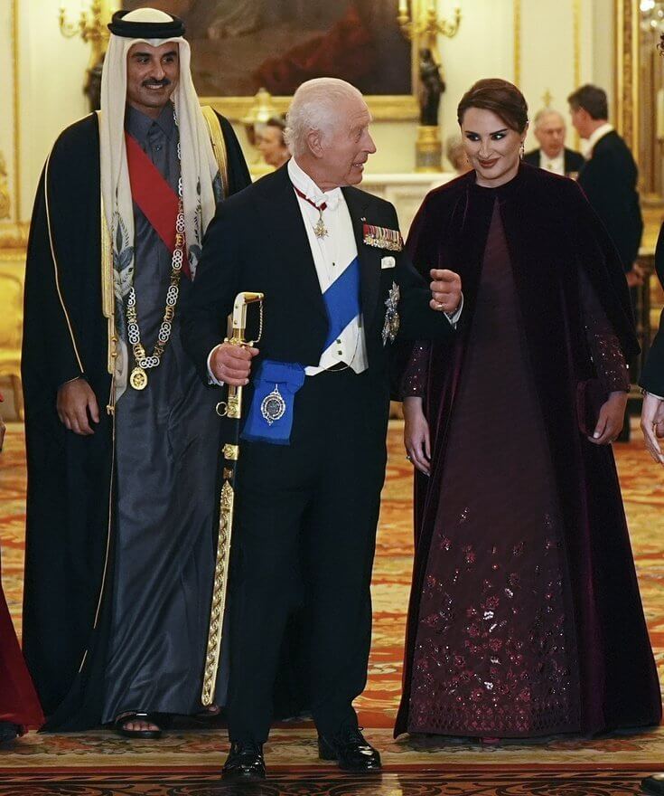 El rey Carlos y la reina Camila ofrecen un banquete de Estado para el emir de Qatar 05 - El Rey Carlos y la Reina Camila ofrecen un Banquete de Estado para el Emir de Qatar