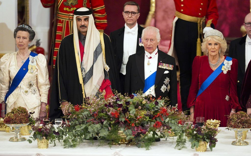 El rey Carlos y la reina Camila ofrecen un banquete de Estado para el emir de Qatar 10 - El Rey Carlos y la Reina Camila ofrecen un Banquete de Estado para el Emir de Qatar