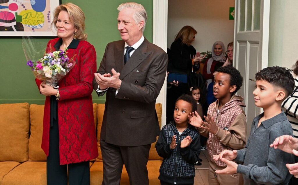 El rey y la reina de Belgica visitan el refugio Open Deur en Navidad 3 1024x638 - Los reyes de Bélgica visitan el centro de acogida Open Deur durante las festividades navideñas