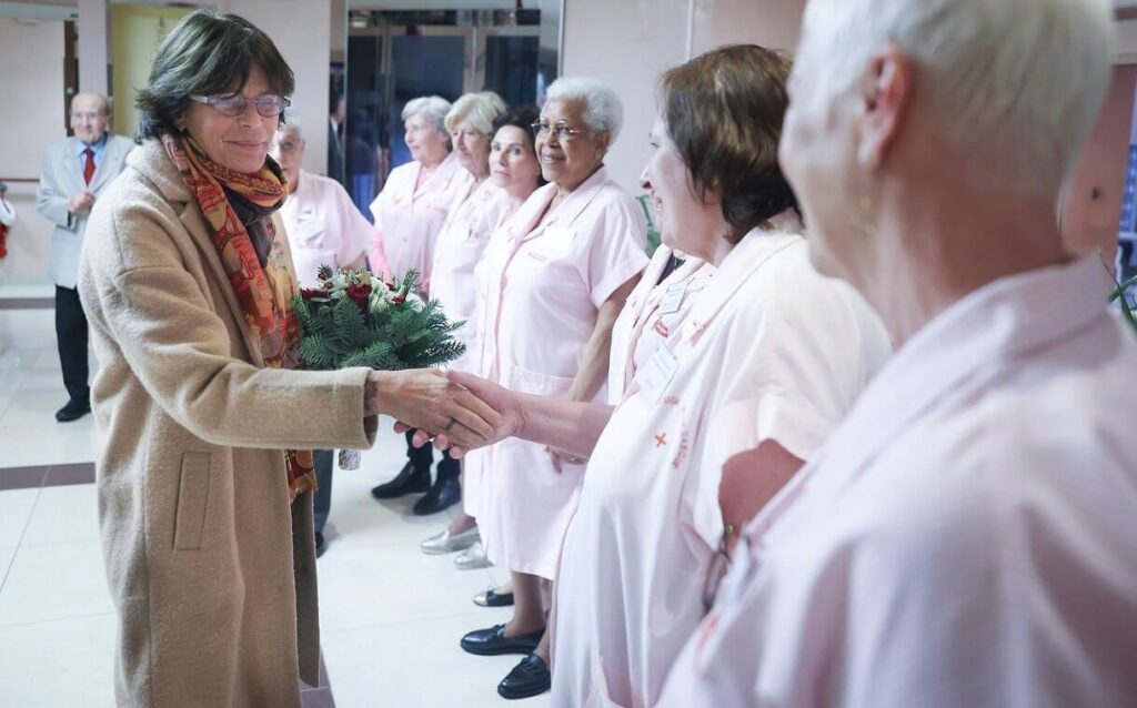 La Princesa Estefania visita el Centro Hospitalario Princesa Grace en Monaco 2 1024x638 - La visita de la Princesa Estefanía al Centro Hospitalario Princesa Grace en Mónaco