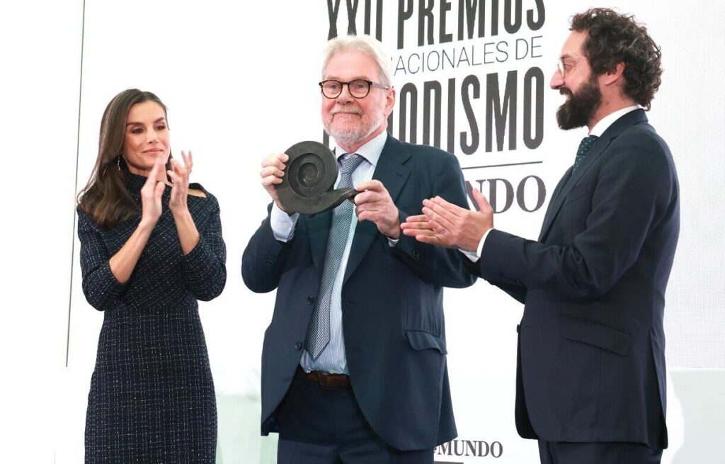 La Reina Letizia asiste a la celebracion del 35 aniversario de El Mundo 5 1024x655 - La Reina Letizia celebra el 35º aniversario de El Mundo en Madrid