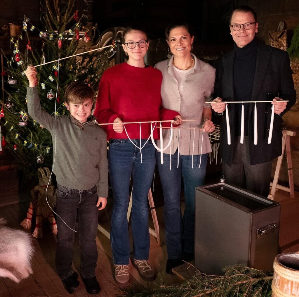 La familia de la princesa heredera de Suecia envia un saludo navideno desde Skansen 9 1024x1016 - La familia de la Princesa Heredera de Suecia envía un entrañable saludo navideño desde Skansen