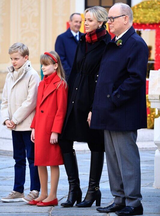 La familia principesca de Monaco acoge la fiesta de Navidad infantil de 2024 4 - La Fiesta de Navidad Infantil 2024: Tradición y Magia en el Palacio de Mónaco