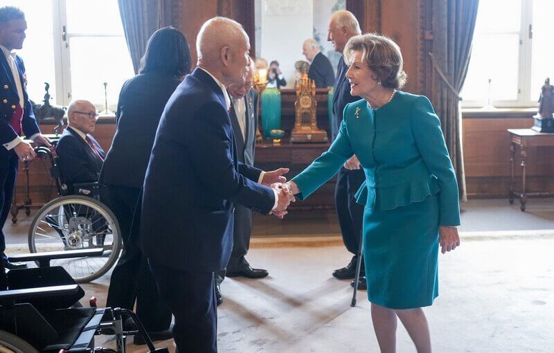 La familia real de Noruega asiste a la ceremonia del Premio Nobel de la Paz 2024 05 - Una velada de paz: La Familia Real Noruega en la ceremonia del Premio Nobel de la Paz 2024