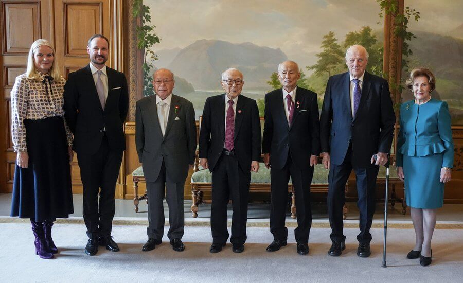 La familia real de Noruega asiste a la ceremonia del Premio Nobel de la Paz 2024 08 - Una velada de paz: La Familia Real Noruega en la ceremonia del Premio Nobel de la Paz 2024