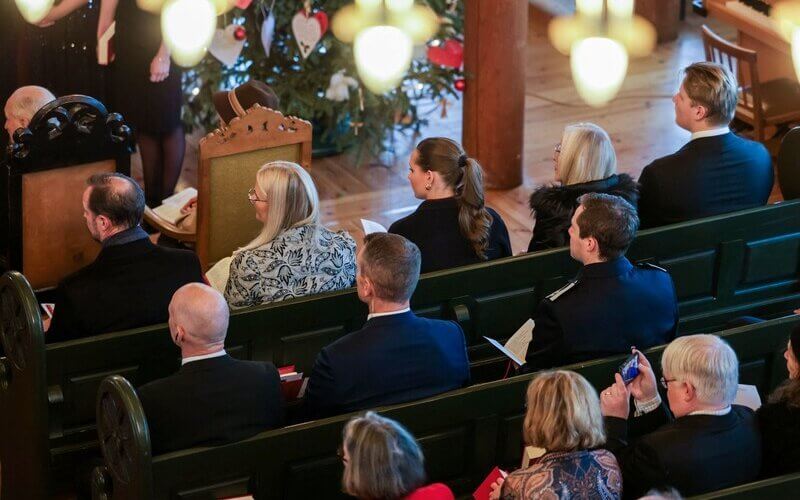 La familia real de Noruega asiste a la misa de Navidad de 2024 en la capilla de Holmenkollen 6 - La familia real de Noruega asiste a la misa de Navidad de 2024 en la capilla de Holmenkollen