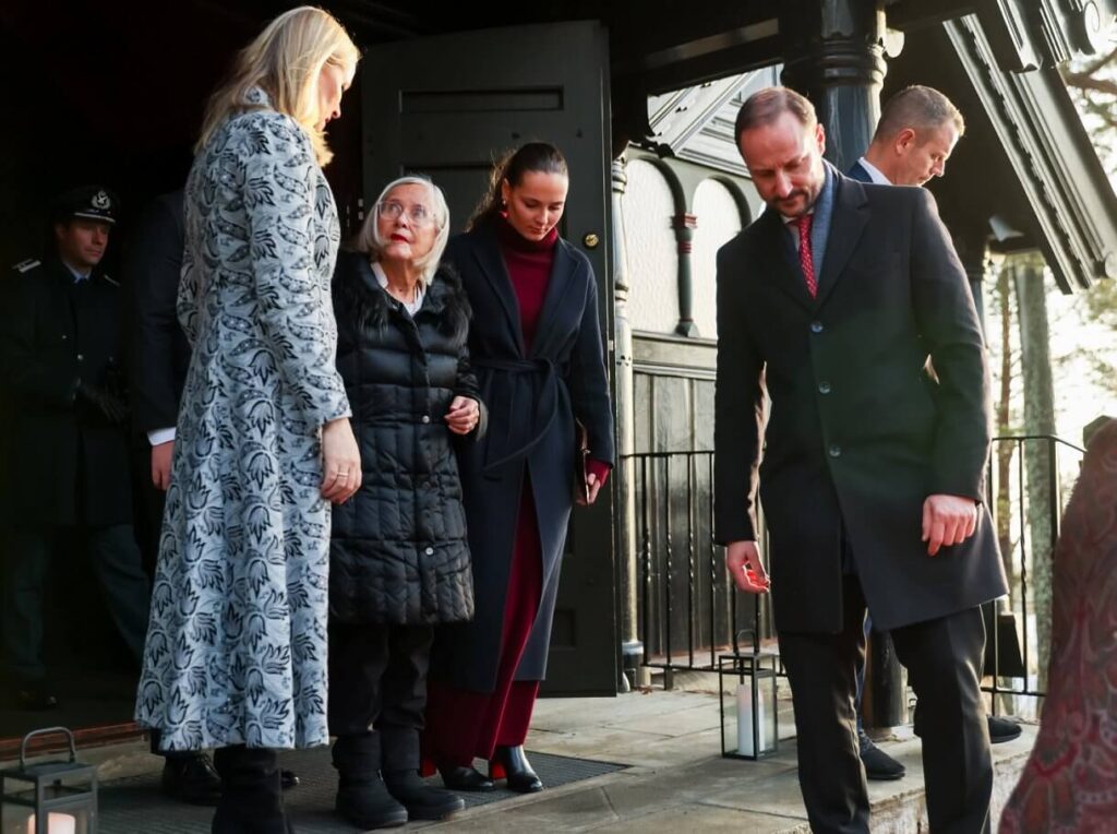 La familia real de Noruega asiste a la misa de Navidad de 2024 en la capilla de Holmenkollen 7 1024x764 - La familia real de Noruega asiste a la misa de Navidad de 2024 en la capilla de Holmenkollen