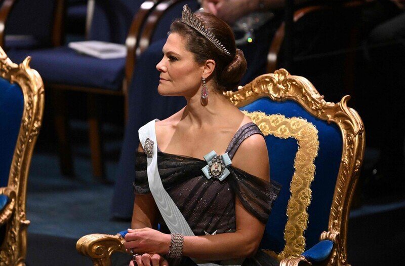 La familia real sueca asiste a la ceremonia del Premio Nobel 2024 07 - La familia real sueca brilla en la ceremonia del Premio Nobel 2024